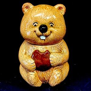 Vintage  10” ceramic  anthropomorphic beaver eating a cookie cookie jar